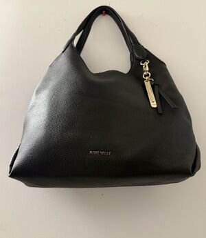 Nine WestWilla Hobo shoulder bag, black with gold toned hardware.Pre Owned.